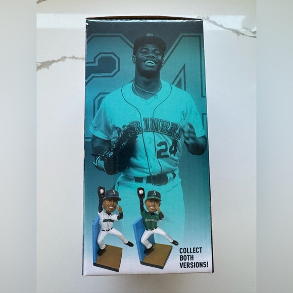 Ken Griffey Jr. Home Run Robbery Bobblehead - Picture 2 of 5